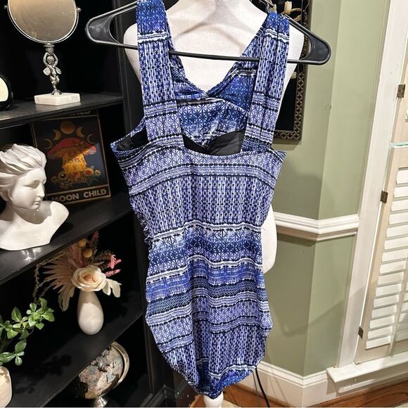 GARNET HILL RUCHED Crossover One-Piece SWIMWEAR Size 10 - Picture 6 of 8